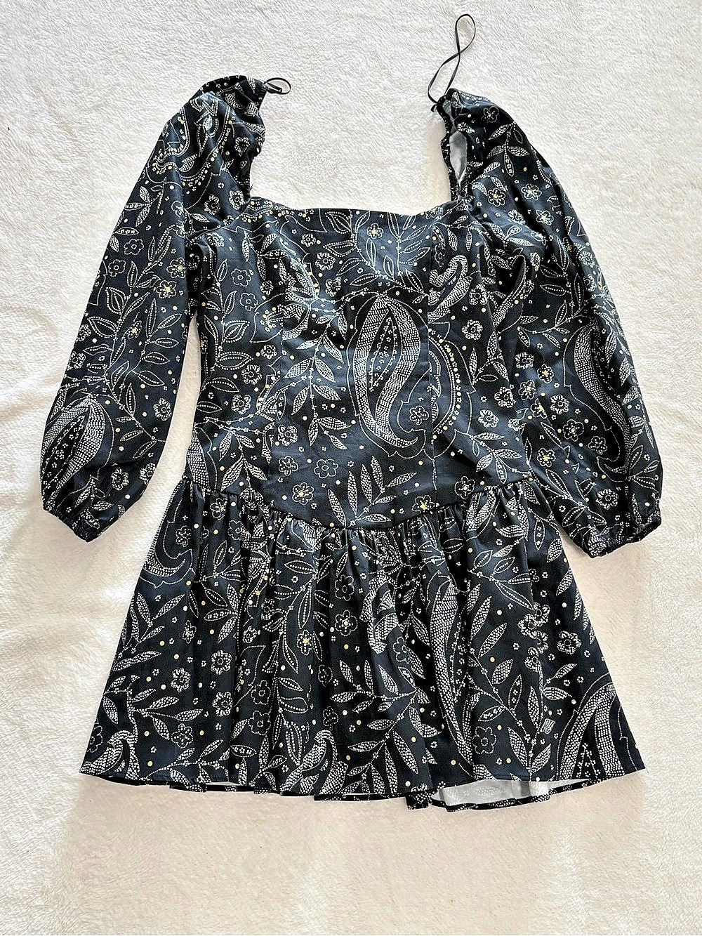Maeve Paisley Mini Dress in Black & Gold Size Medium